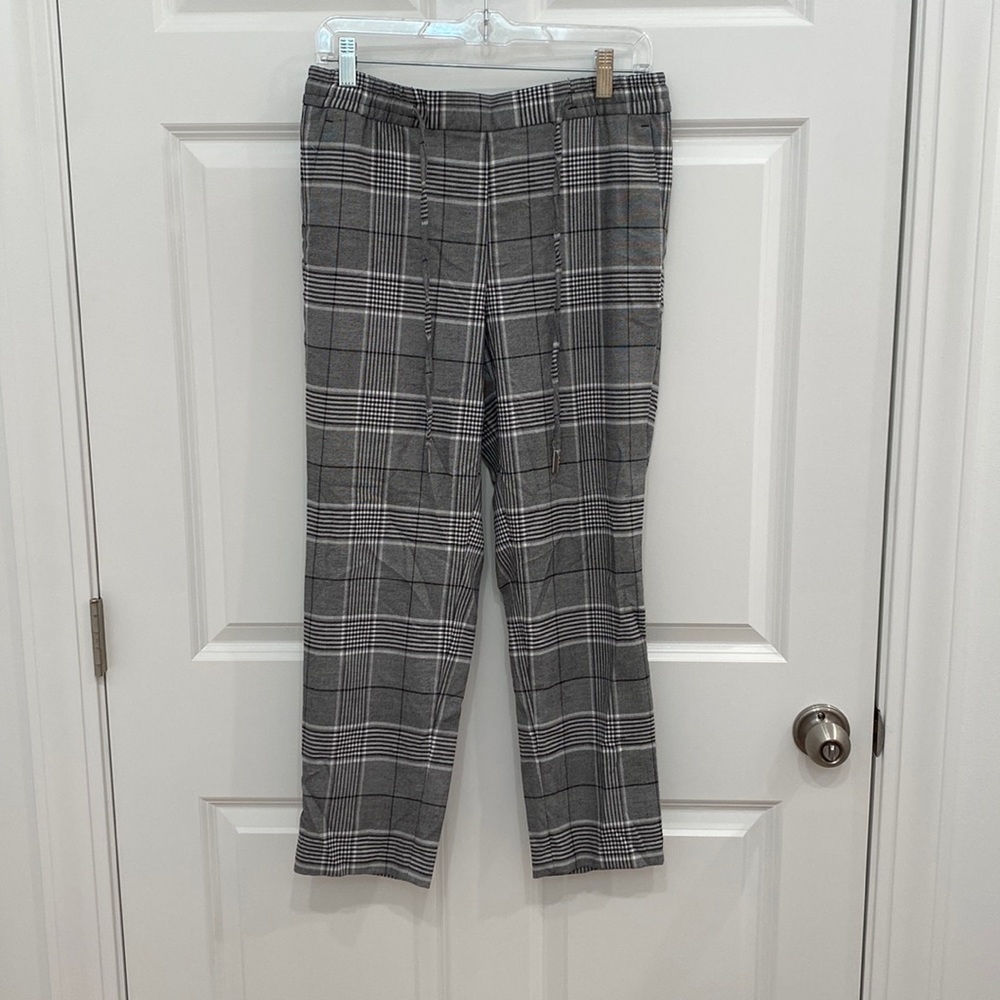 Gray plaid pants. Size small.